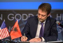 Uashington – Ministri Hoxha nënshkruan Marrëveshjet Artemis në selinë e NASA-s: Një moment krenarie për Shqipërinë