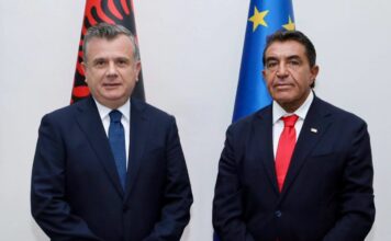 Balla pret në Kuvend të dërguarin e Trump: Shqipëria model i stabilitetit në rajon, aleat i besueshëm në NATO