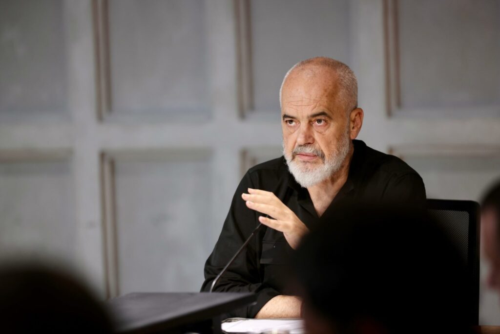 Rama mbledh drejtuesit politik në  Vilën e Kuqe   zbulohet ora