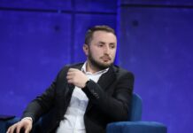 Ushtritë e tastierës përkundrejt interesit Kombëtar