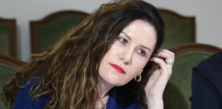 Qindra mesazhe e telefonata mes Vlora Hysenit dhe Ergys Agasit…