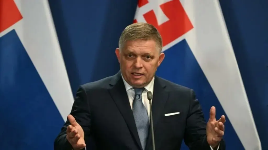 Sllovakia  sulmon  BE  kryeministri Fico  Disa liderë perëndimorë duan patjetër luftë me Rusinë