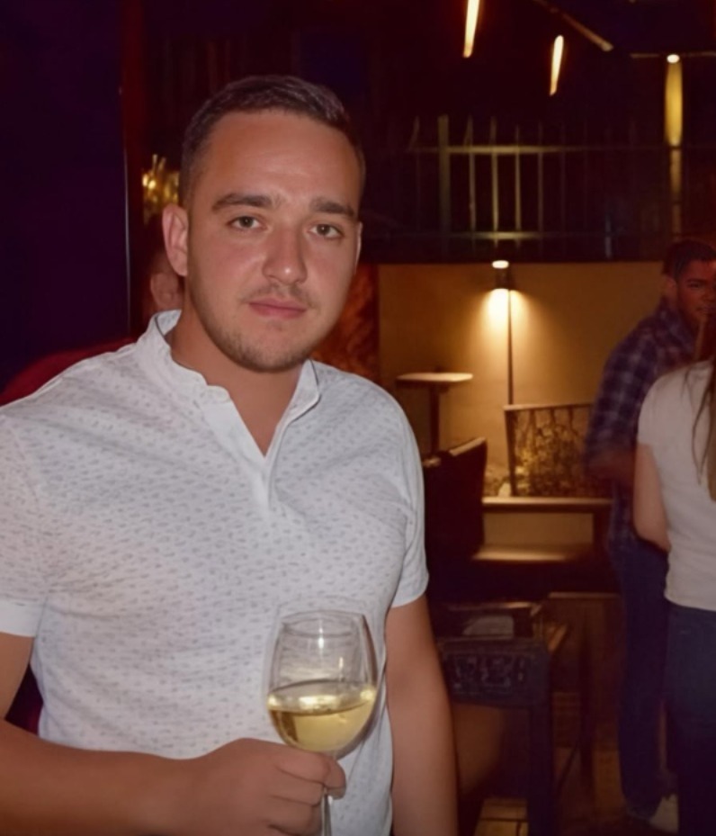 Skandal në ISHSH Tiranë  denoncimi i fortë ndaj drejtorit Klaus Shaqiri
