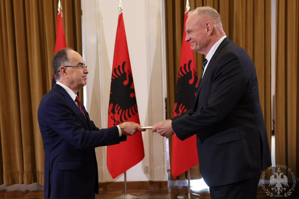 Dalin fotot  Begaj pret Ambasadorin e ri të SHBA Eric Wendt  Partneritet i pazëvendësueshëm
