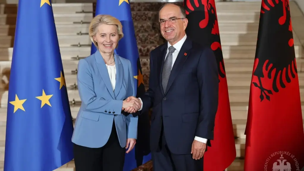  Ambicia jonë është të ruajmë ritmin   Presidenti Begaj takim me Ursula von der Leyen  Biseda u fokusua mbi procesin e integrimit të Shqipërisë në BE