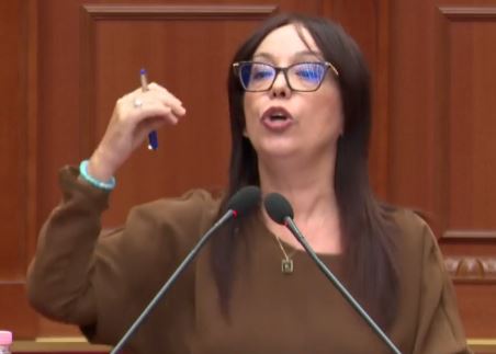 Interpelancë me ministren e Shëndetësisë  Spahia  Përse e dha dorëheqjen Sala  Opozita i ndërpret fjalën  Spahiu  Në 2027 ën sjell PET Scan in ose jap dorëheqjen