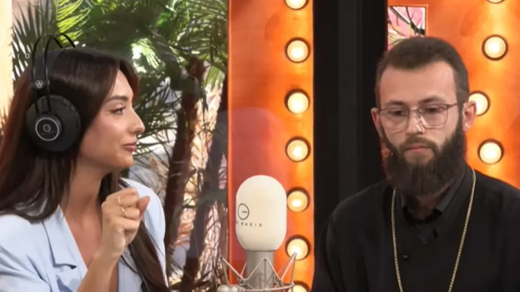 A vazhdon të jetë i virgjër  At Nikolla Xhufka tregon si vepron kur përballet me tundimet seksuale  Edhe tani me vajza të bukura 