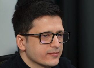 PD në mbrojtje të pagave të “persekutorëve” të saj
