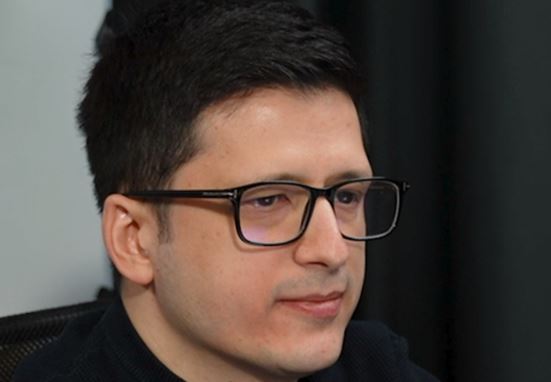 PD në mbrojtje të pagave të  persekutorëve  të saj