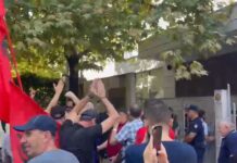 Masa e sigurisë për 14 protestuesit e arrestuar, qytetarët mblidhen para Gjykatës së Tiranës