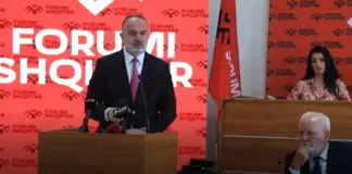Forumi Shqiptar voton për shkarkimin e Mandiqit: Nuk ka kompromis me glorifikimin e kriminelëve të luftës