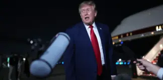“Duhet të sillen mirë”/ Trump paralajmëron Iranin: Ose marrëveshje, ose do t’ju shkatërrojmë