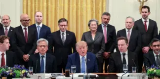“Darka e teknologjisë” në Shtëpinë e Bardhë/ Trump mbledh në një tryezë Musk, Zuckerberg, Bezos dhe drejtuesit e gjigantëve të AI
