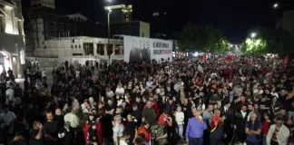 Përshkallëzohen protestat në Kosovë, paralajmërohet tubim kombëtar më 1 tetor kundër dënimeve të ish-liderëve të UÇK
