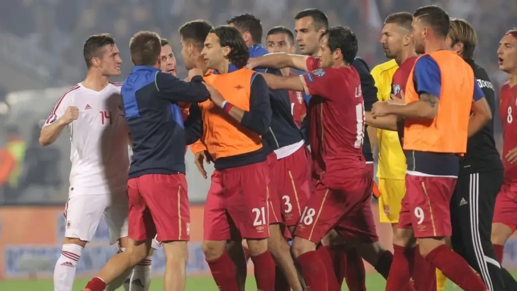  JO NË EMRIN TIM    Taulant Xhaka shpërthen pas Hagës  reagimi i tij tërbon mediat serbe