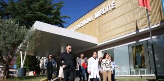 Ministri Nufi, vizitë në Spitalin e Mirditës: Do të shndërrohet në Polin e Veriut për Traumat