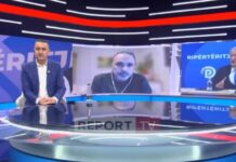 Berisha i paftuar në ceremoninë e Ambasadës së SHBA, Mërtiri: Është ‘non grata’, pagoi miliona dollarë për një vizë! Plaku po mban peng opozitën për interesat e veta