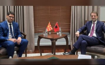 Hoxha takim me ministrin e Maqedonisë së Veriut! Në fokus Korridori VIII dhe bashkëpunimi i mëtejshëm mes dy vendeve