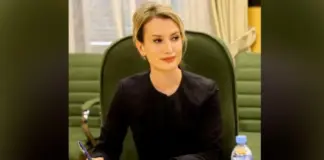 Pasi firmosi transferimin e Veliajt në burgun e Fierit, drejtoresha e Burgjeve ia delegon detyrat e saj për tri ditë zëvendësit Kapllani