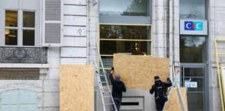 Franca nën alert për protestat e sotme, mbi 70 mijë policë në gatishmëri