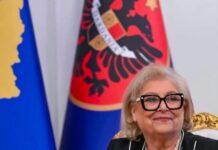 FOTOLAJM/ ‘Mami im, Presidentja e Kosovës’/ Urimi i veçantë i vajzës së Justina Shiroka-Pulës