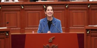 Kumbaro dënon dhunën ndaj Ministrisë së Arsimit: Dialogu dhe fjala, e vetmja rrugë