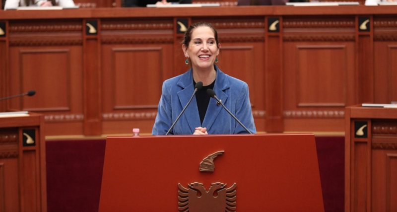 Kumbaro dënon dhunën ndaj Ministrisë së Arsimit  Dialogu dhe fjala  e vetmja rrugë