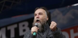 Protestat në Shqipëri marrin “bekimin” e ideologut të Putinit/ Dugin: “Shqiptarët po zgjohen”
