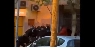 VIDEO/ Pamje të rënda nga rruga ‘Mine Peza’ – Polici dhunohet nga protestuesit