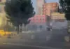 Tensionohet situata në protestën pranë qendrës, policia hedh gaz lotsjellës, sulmohet me molotov Ministria e Brendshme