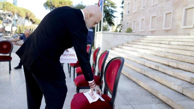Refuzimi i dialogut nga studentët protestues  Kronikë e paralajmëruar