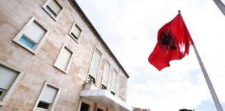 Sazan Guri i kërkon Berishës të largohet nga drejtimi i PD: Tregohu burrë, jep dorëheqjen