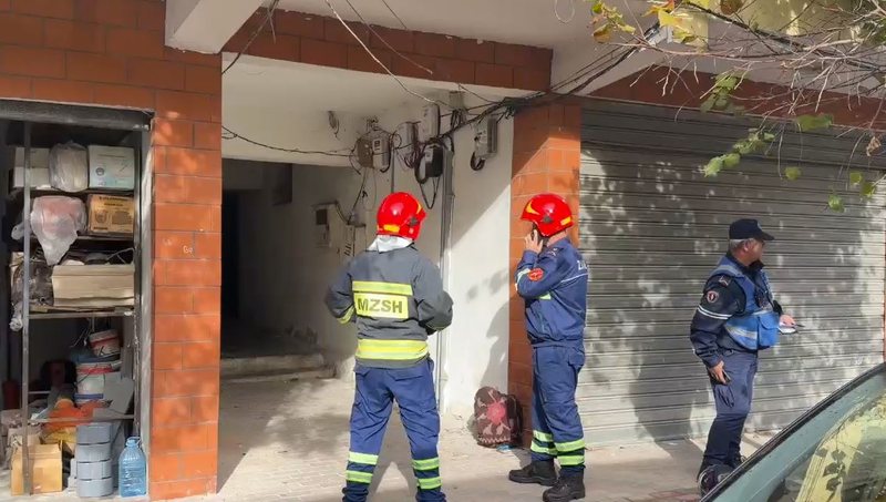 Rrjedhja e gazit nga bombola alarmon banorët e një pallati në Fier  zjarrfikësit shmangin shpërthimin