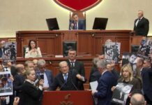 Berisha bën thirrje për dhunë në Kuvend: T’i thyhen kockat deputetëve të PS! Peleshi i heq fjalën për gjithë ditën