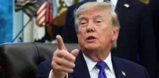 “Mund të zgjidhet në mënyrën e lehtë ose të vështirë,” Trump paralajmëron një vendim për Iranin