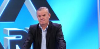 Nikoll Lesi: Studentët të krijojnë parti politike, sistemi shembet me votë!
