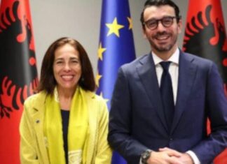 Ambasadorja e BE-së takon ministrin Karakaçi: Mbështetje për Shqipërinë në energji dhe transport