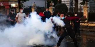 Protesta e studentëve, policia apel: Distancohuni nga personat e maskuar që sulmojnë efektivët