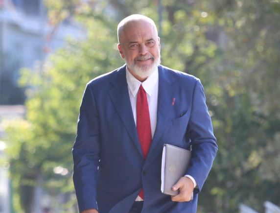 Mbaron mbledhja e qeverisë  mësohet komentin e parë të Ramës për protestën
