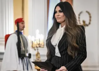 Shtëpia e Bardhë i kërkon Kimberly Guilfoyle të japë dorëheqjen si ambasadore e SHBA në Greqi