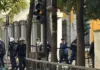 Skënder Hita zbret në terren, mes forcave të policisë te Ministria e Arsimit