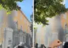 Protesta te Ministria e Arsimit, protestuesit i vënë zjarrin një banke, dëmtohet edhe një biznes tjetër