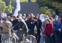 Dita e dytë e protestave në Tiranë, studentët bojkotojnë mësimin! Marshojnë drejt Ministrisë së Arsimit, bashkohen dhe gjimnazet