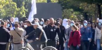 Dita e dytë e protestave në Tiranë, studentët bojkotojnë mësimin! Marshojnë drejt Ministrisë së Arsimit, bashkohen dhe gjimnazet