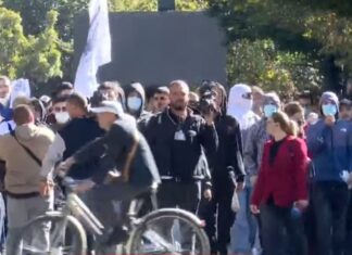Dita e dytë e protestave në Tiranë, studentët bojkotojnë mësimin! Marshojnë drejt Ministrisë së Arsimit, bashkohen dhe gjimnazet