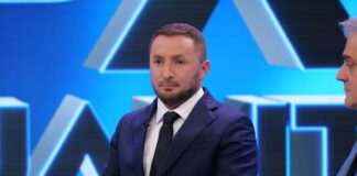 “U vranë flamingot, tani ka boshllëk, gërmadhë pa ide, frikë!”/ Flogert Muça: Kaosi po dëmton protestën