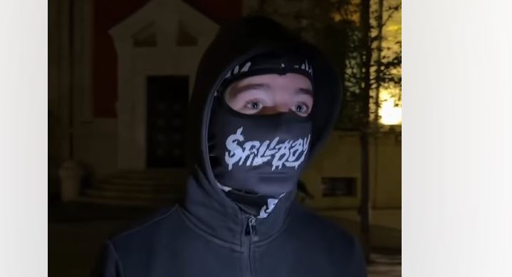 Pamje shqetësuese  Kush po i ekspozon fëmijët mes tmerrit të dhunës dhe masakrës informative 