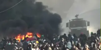 Tensionet në bulevard në dy orët e fundit, plagosen 17 efektivë dhe 4 protestues