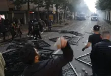 Dëmtohen banka dhe ATM gjatë protestave, AAB apel qytetarëve: Përdorni shërbimet digjitale, depozitat janë të sigurta