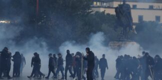 Masat për protestën/ Gjykata lë në arrest shtëpie 4 persona, 16 të tjerë detyrim paraqitjeje